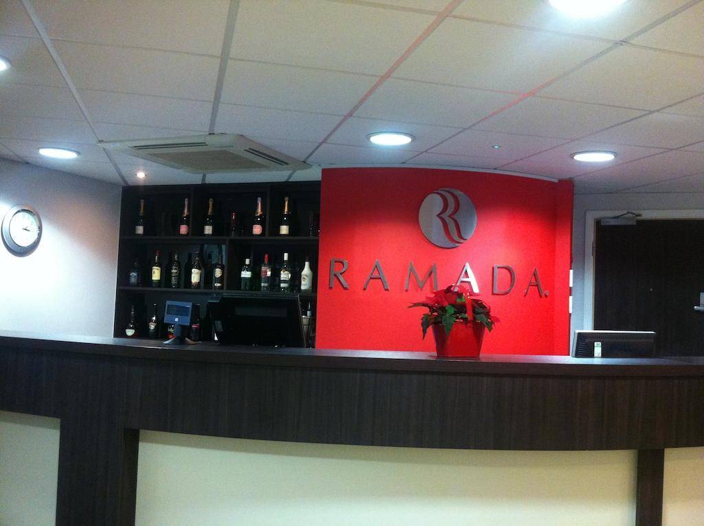 Ramada London Stansted Airport Hotel Bishop's Stortford Buitenkant foto